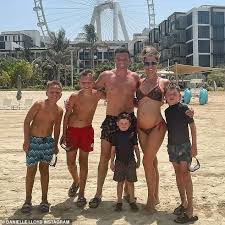 May 25, 2021 · danielle lloyd has confirmed she's pregnant with her fifth child and made it known she wants her next baby to be a girl. 8nhe Llfl4ab6m