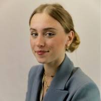 100+ perfiles de «Constance»