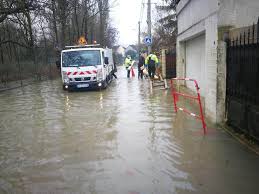 Éditeur imprimerie réunie, 59 avenue de paris. L Yerres Deborde La Seine Et La Marne Montent Crue En Val De Marne 94 Citoyens