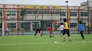 Menggiring bola hanya dilakukan pada saat yang menguntungkan saja, yaitu bebas dari lawan. Harga Yang Rendah Mesin Menembak Bulu Tangkis Pembelian Peralatan Latihan Bola Sepak Siboasi
