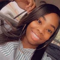 Lorraine Hilton's Instagram, Twitter & Facebook