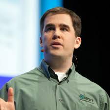 Find and follow ArcGIS Experts