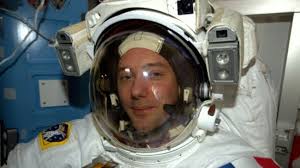 Thomas pesquet est un homme comblé. L Astronaute Francais Thomas Pesquet Va Retrouver Sa Compagne Anne Mottet Qui Est Elle Femme Actuelle Le Mag