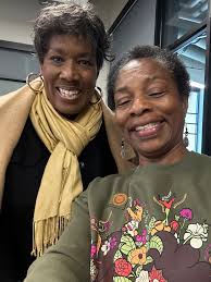 Retirement got me learning. Not just me. That shirt is everything. ⏰ Lunch  & Learn: Understanding Early Stage Fundraising Instruments and Incentive  Equity Awards is starting in 1 hour #Ignite Business query!!!!