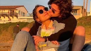 Ask anything you want to learn about joao figueiredo by getting answers on askfm. Sasha Meneghel Engata Romance Com Cantor Joao Figueiredo Xuxa Aprova Istoe Independente