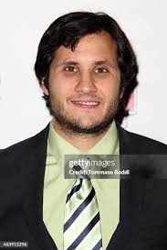 30 Photos & High Res Pictures