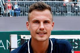 Official tennis player profile of marton fucsovics on the atp tour. Fucsovics Marton Lefujta Az Eskuvojet A Nyaron Vette Volna El Parjat Hazai Sztar Femina