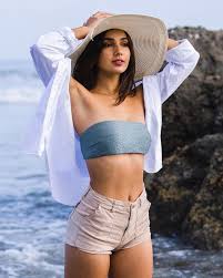 Always in motion 🌊 . pc: @nexism