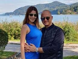 It's been a long journey creating this album, i hope you will love it as much as i do. Nancy Ajram Breaks Silence On Thief Shot By Husband 16 Times Arab Celebs Gulf News