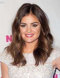Why Lucy Hale S Hair Is Our New Obsession Medium Hair Styles Lucy Hale Hair Medium Length Hair Styles