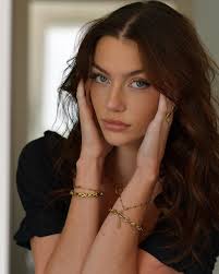 Chloe benigni (@chloebenigni) • Instagram photos and videos