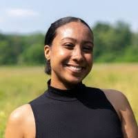 Larissa Anthony's Instagram, Twitter & Facebook