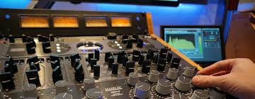Masteringbox provides better sound and proper loudness to your mix with a drag and drop and easy to use service. Online Mastering Service Arjan Rietvink Affordable Prices Starting At 45