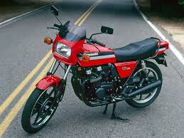 As a gift from one friend to another, it became a 'loaner' that solved mates transport issues while their own bikes were out of action. The Kawasaki Gpz550 Launched The Middleweight Revolution Laptrinhx News
