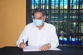 Việc đầu tiên ông tiến hành không phải là họp ban bệ, cũng không ngồi bàn giấy chỉ đạo. Lzm7tplhndndem