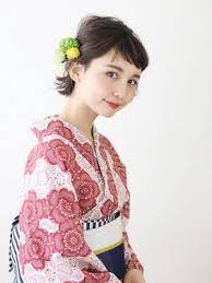 ショートヘアの浴衣に 外ハネハーフアップヘアアレンジ 浴衣 ヘアアレンジ 卒業式 袴 ショート ヘアアレンジ