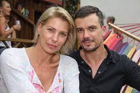 Ein aktuelles foto zeigt das pärchen nackt und nur mit schaum bedeckt in der badewanne. Giulia Siegel Ludwig Heer Ich Dachte Er Stirbt Gala De