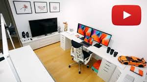 Pengunggahnya juga beragam, mulai dari siswa sekolah, mahasiswa, pekerja, bahkan mereka yang sudah berkeluarga. 7 Perlengkapan Ini Wajib Untuk Kamu Youtuber Gaming Pemula Article Plimbi Social Journalism Plimbi Com