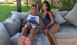Doch der fokus liegt eher auf dem bauch der beauty. Doch Schwanger Ronaldo Bestatigt Gemeinsames Kind Mit Georgina Real Total