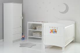 Il est imperméable et se nettoie vous trouverez des produits bébé disney pas cher et des produits disney bébé avec winnie l'ourson, mickey, minnie ou encore. Chambre Bebe Disney Inspire Winnie L Ourson Cie Disney Baby 21db0702b3 Magasin De Puericulture Et Vetement Bebe Poussette Et Landau Lit Bebe Chaisse Auto