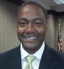 Hoover school board President Derrick Murphy starts new initiative for dads 