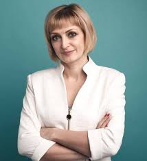 Hairstyles with bangs are current and fresh for today. 10 Latest Short Layered Haircuts For Women Styles At Life