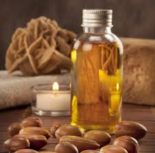 Les Vertus De L Huile D Argan Monoi Et Amande Douce Argan Oil Skin Benefits Argan Oil Benefits Argan Oil