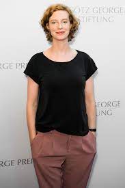 May 18, 2021 may 18, 2021 by the times of israel. Luise Wolfram Starportrat News Bilder Gala De
