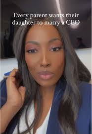 Aisha Conway's Instagram, Twitter & Facebook