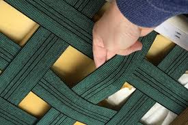 Wer zuhause einen alten stuhl neu polstern möchte oder mit den farben der aktuellen polster nicht. Einen Stuhl Neu Bespannen Und Polstern Landchenlust