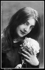 Rose Ketterer's Instagram, Twitter & Facebook