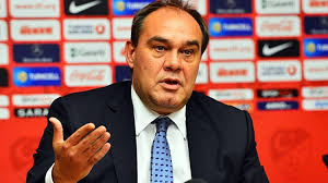 Tayfun ve meltem adında iki kardeşi vardır. Yildirim Demiroren Sessizligini Bozuyor Futbol Haberleri Haber7