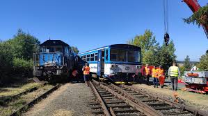 Maybe you would like to learn more about one of these? V Kdyni Na Domazlicku Se Srazil Osobni Vlak Se Sluzebnim Zraneno Bylo 22 Lidi Pozary Cz Ohnisko Zhavych Zprav Hasici Aktualne