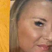 Lea Evans's Instagram, Twitter & Facebook