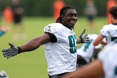 Rookie defensive tackle Uar Bernard embraces his development track at minicamp, do AI tạo