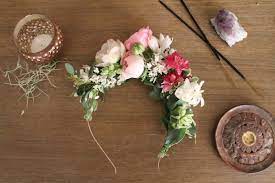 Bohemian Flower Crown Ranunculus Tuberose And Larkspur Flower Crown Www Thecrowncollective Co Flower Crown Bohemian Flower Crown Larkspur Flower