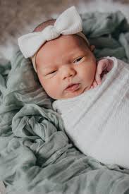 Let us welcome to the world ........ Baby Hallie Thank you Tristen McDaniel  for allowing me to capture your sweet baby girls first photoshoot! SNEAK  PEEKS