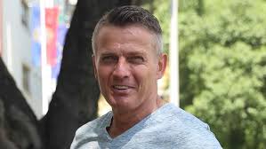 Rékasi károly megúszta, hogy amputálják a lábát. Hatalmas Fordulat Rekasi Karoly Ugyeben