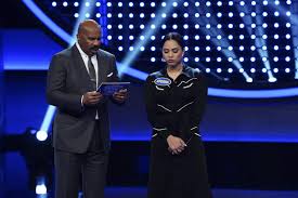 Who will come out on top in the buzzer battle? Stephen And Ayesha Curry Donate 25 000 In Celebrity Family Feud Winnings To Sonoma County Fire Recovery Fund