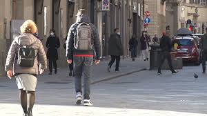 Perché la toscana è ancora zona rossa se i nuovi positivi e l'indice di contagio stanno calando?.a tale riguardo ricordiamo che la permanenza della regione nella zona rossa termina oggi domenica 29 novembre, ovvero dopo i 14 giorni minimi stabiliti per la collocazione nella massima area di criticità covid. Focolai In Aumento Rischio Ancora Alto Nella Toscana Zona Rossa Attualita Firenze