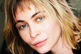 Shot in the stomach by jon voight on board a train, while tom cruise watches helplessly. Montpellier Emmanuelle Beart Invitee D Honneur Du 42e Cinemed Metropolitain