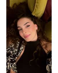 Iris Noya's Instagram, Twitter & Facebook