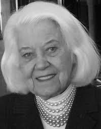 Carolyn Parrott's Instagram, Twitter & Facebook