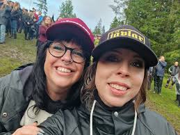 Hundporträtt 🐶💙💛 Alla som känner mig vet att jag älskar att göra  djurporträtt men dessa kändes lite extra i hjärtat. För drygt ett år sedan  tatuerade jag och lärde känna Mattias. Han