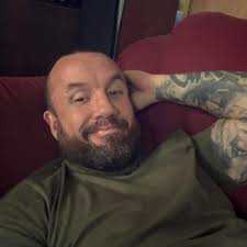 Admins, why is this a public group. It should be a Private Group. So much  spam