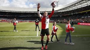 16 june at 07:11 ·. Feyenoord Rotterdam Sturmerstar Robin Van Persie Beendet Karriere