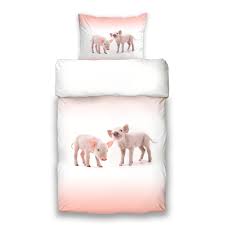 Sau khi chất hàng và thực hiện những sửa chữa cần thiết cho con tàu, thuyền trưởng van der decken tiếp tục lên đường đến amsterdam (hà lan). Schwanberg Bettwasche Piggy Weiss Rosa Renforce Espico Onlineshop