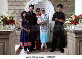 Самые новые твиты от shah rukh khan (@iamsrk): Familie Des Indischen Bollywood Schauspielers Shah Rukh Khan Mit Suhana Khan Tochter Shahnaz Lalarukh Schwester Gauri Khan Frau Und Sohn Aryan Khan In Seinem Haus Mannat Bandra Mumbai Indien Stockfotografie Alamy