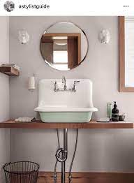 Purchasing an old sink can create a link to the past in your daily life. Pin By Carolyn Peterson On Chambre Du Bas Vintage Bathroom Sinks Beautiful Bathrooms Green Sink