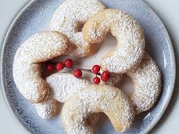 Uromas Vanillekipferl Von Binchen 70 Chefkoch Vanillekipferl Rezept Vanillekipferl Kekse Backen Rezept